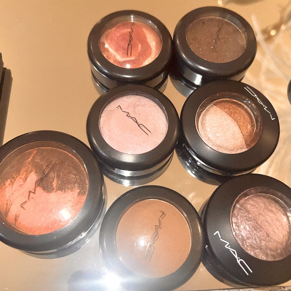 MAC COSMETIC EYESHADOW